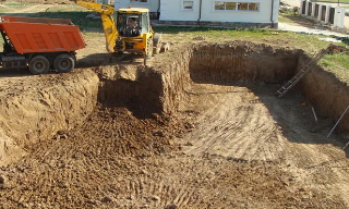 Рытье котлованов под фундамент в Благовещенске – цена от 2609 руб. за м3 | 2Землекопа-Бгв